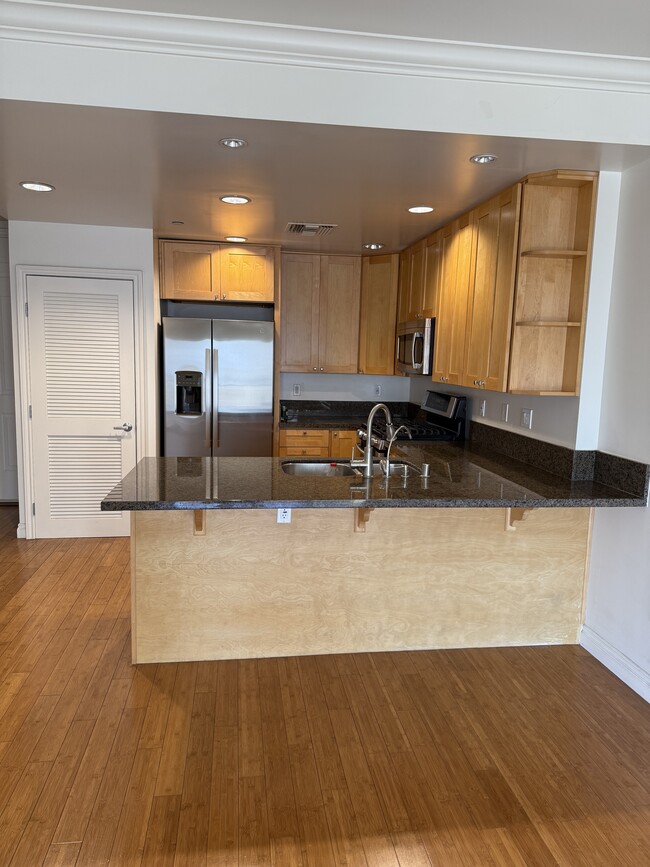Building Photo - 3061 W 12th Pl Unit 303 Rental