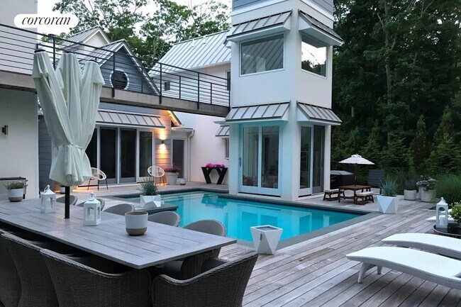 Photo - 184 Big Fresh Pond Rd