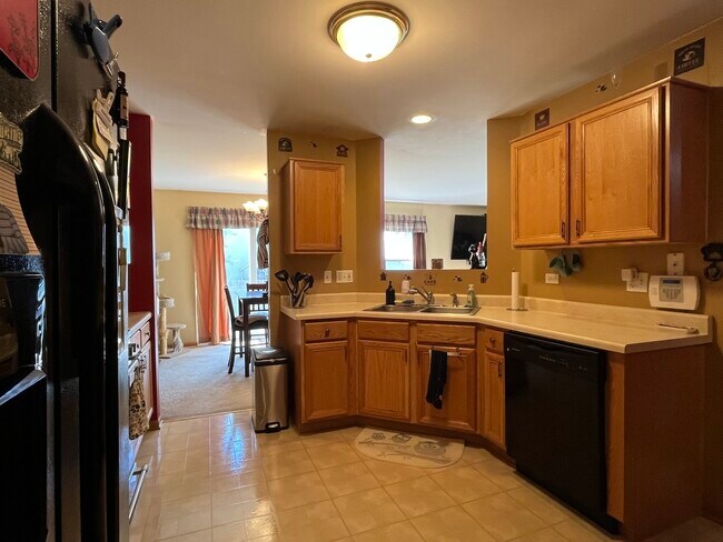 Photo - 655 W Huron Hills Trail