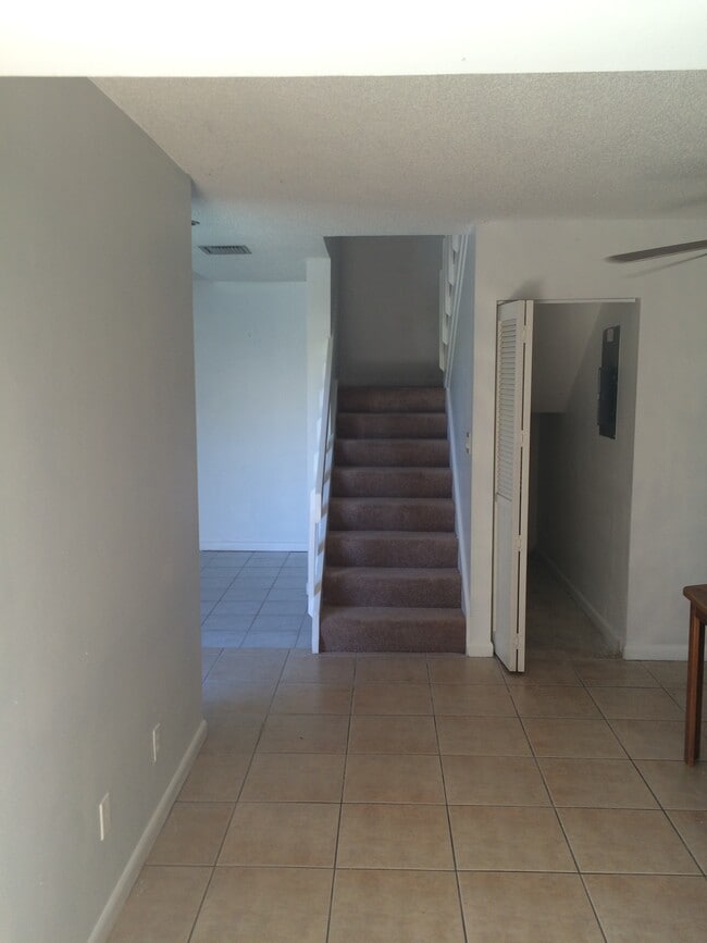 Photo - 1622 Shaker Cir