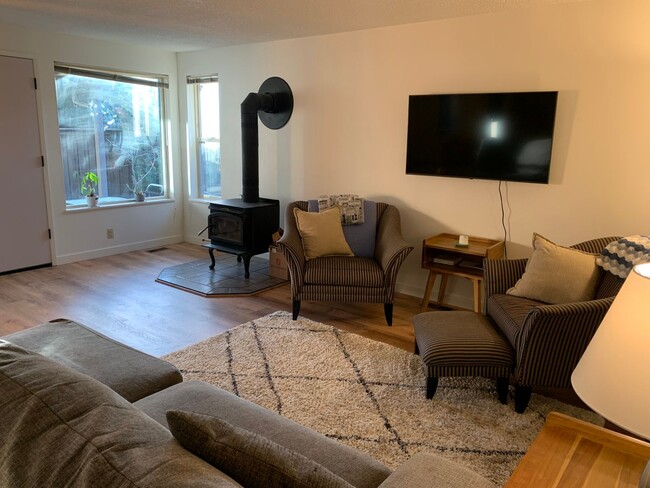 Photo - 2-Bedroom 2-Bathroom duplex in Harlow neig...