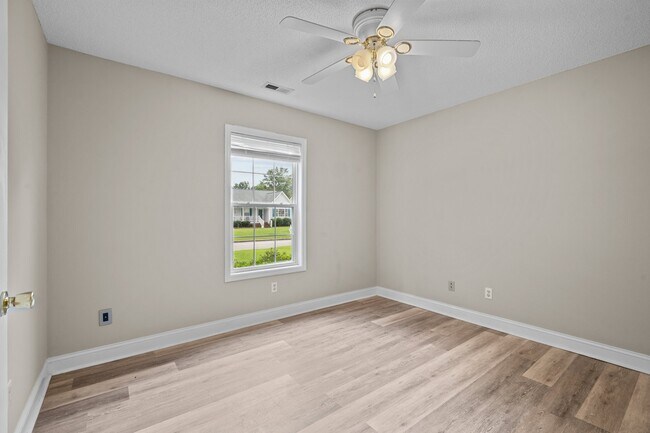 Photo - 4218 Yarmouth Rd