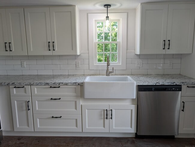 Photo - 589 S Main St Unit D1