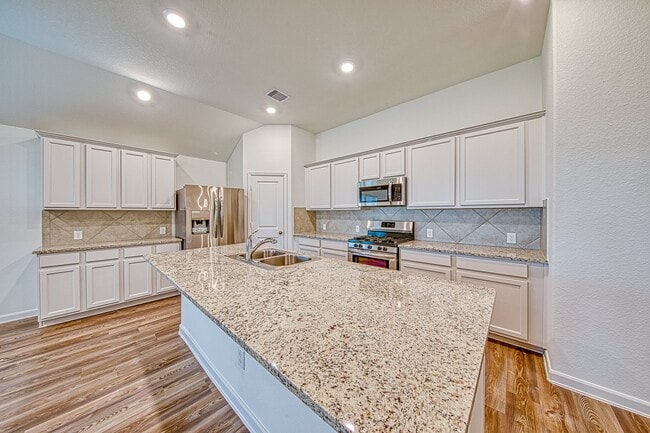 Building Photo - 3031 Azalea Pt