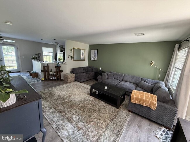 Photo - 102 Partridge Cir