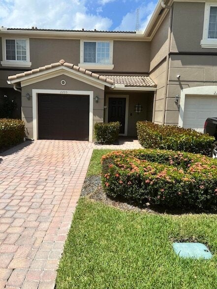 Photo - 2205 Marshfield Ct