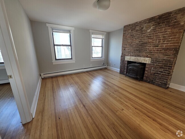 Building Photo - 504 Court St Unit 3 Rental