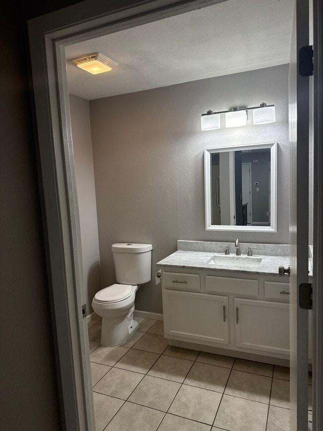 921 Minns Dr Unit 921-1