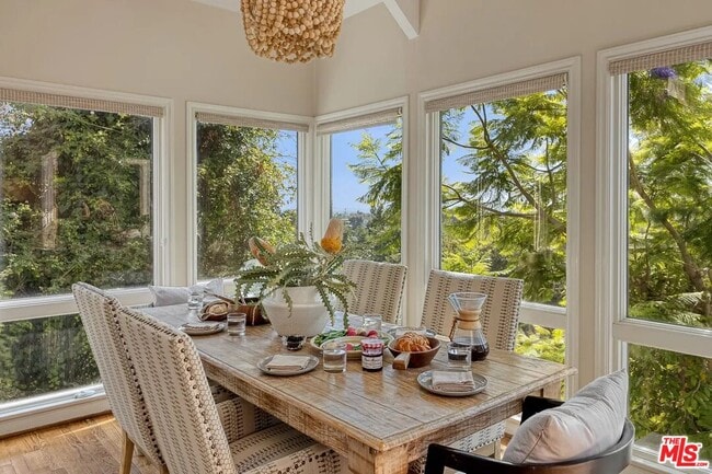 Photo - 3625 Serra Rd