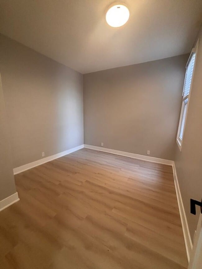 Photo - Beautifully remodeled modern 3 bedroom 2 bath unit Unit 3640 - #2