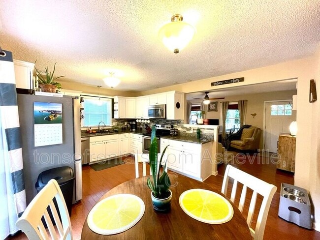 Photo - 147 Birch Ln