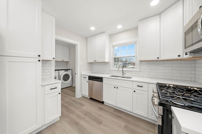 Photo - 7318 113th St