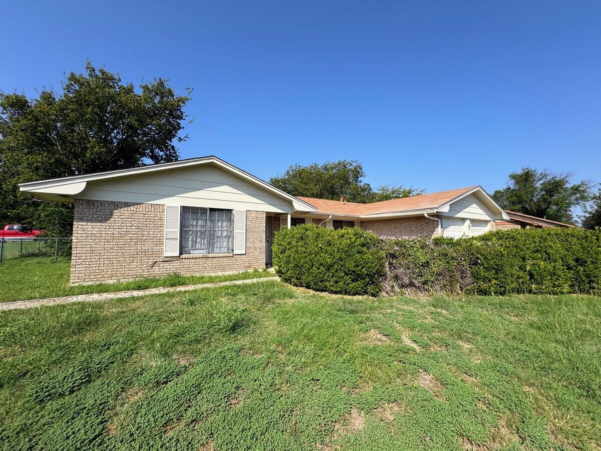 Photo - 3007 Sierra Dr