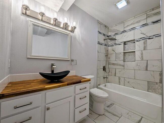 Photo - 413 Jefferson St