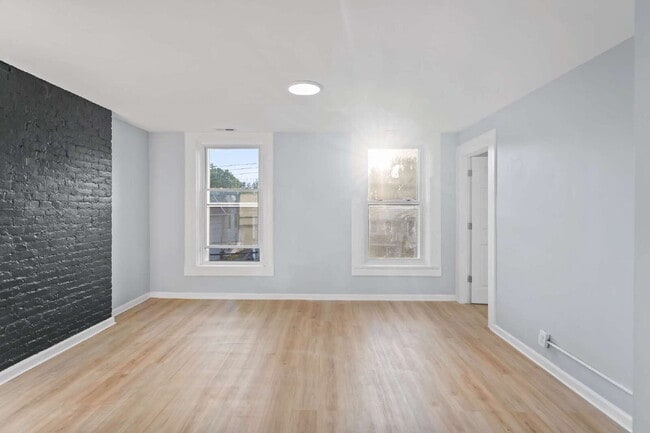 Photo - "Spacious 3-Bedroom Retreat at 57 1/2 Sara... Unit 3S