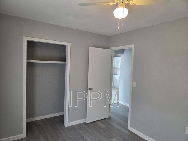 Photo - 1141 W Acacia Ave Unit 8