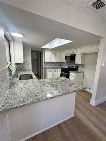 Photo - 401 Willow Way