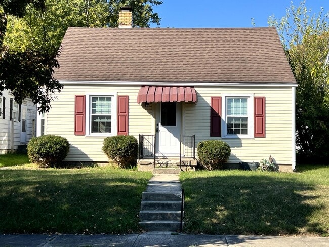 Building Photo - 1360 Hunt St Rental