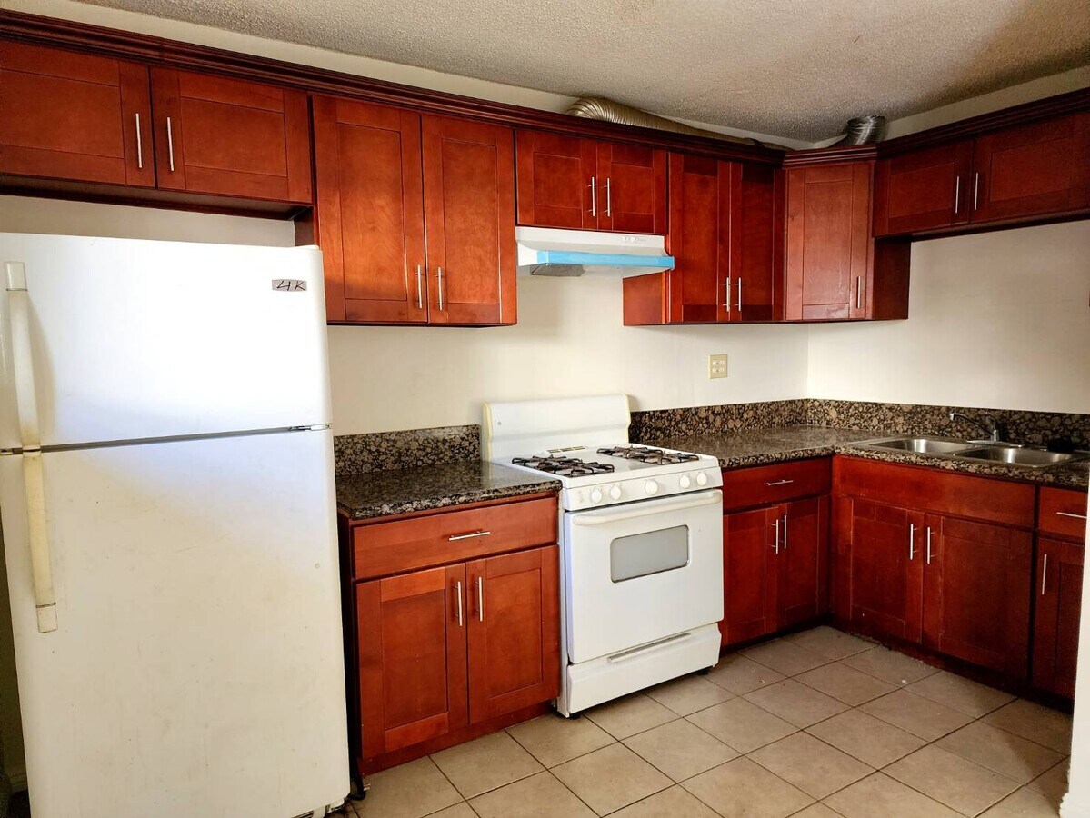 Photo - 1555 Artesia Blvd Unit 2