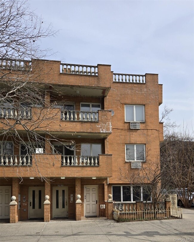 Building Photo - 29-17 31st Ave Unit 1F