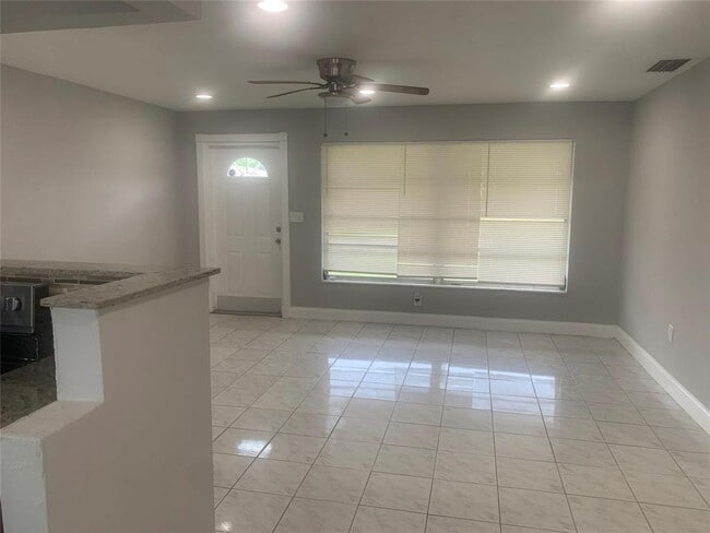 Building Photo - 2761 NW 69th Ave Rental