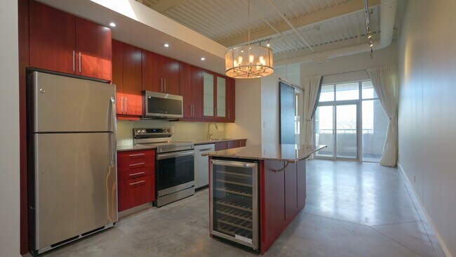 Photo - 550-550 Hopewell Ave