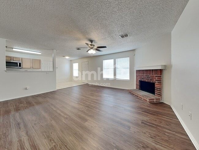 Photo - 1528 Englewood Dr
