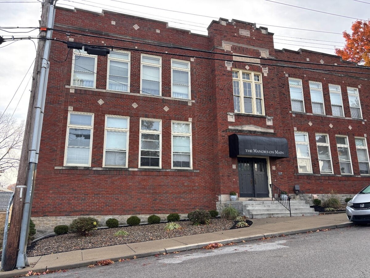 Photo - Manors On Main