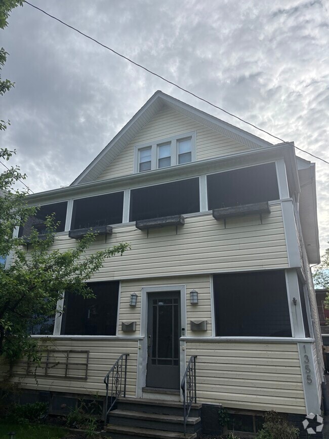 Building Photo - 1355 Beach Ave Rental