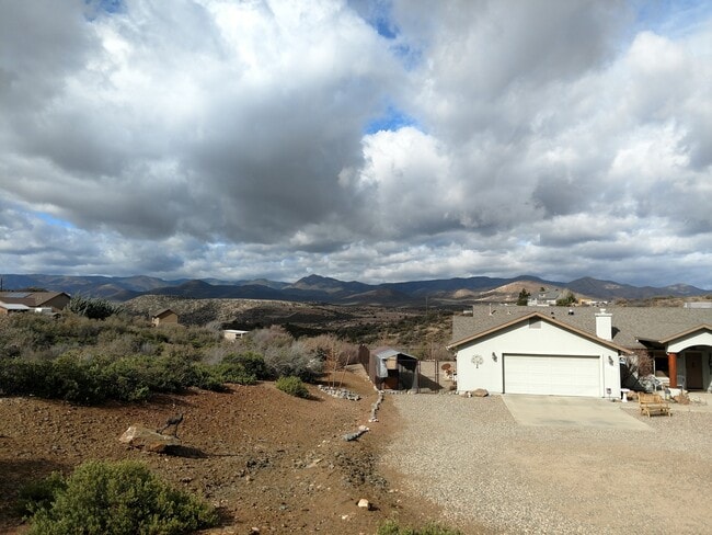 Building Photo - 14065 Beverly Hills Dr