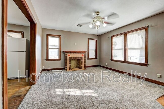 Photo - 2213 N Hood St