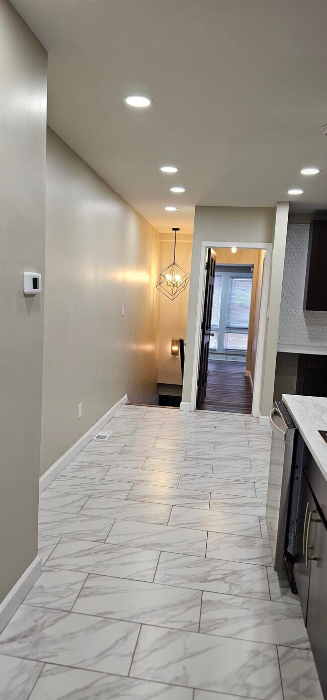 Photo - 1531 W Fairmount Ave