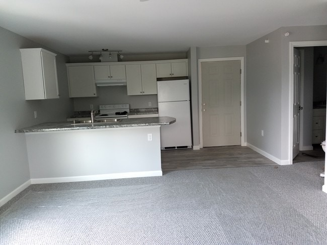 Burnham Brookside - Burnham Brookside Apartments