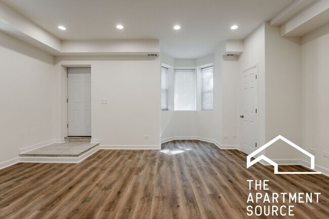 Photo - Huge 3 bedroom Unit in Logan Square Unit GDN