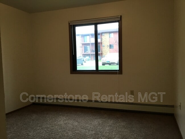 Photo - 1401 12th St E