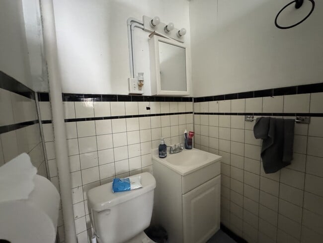 Photo - 356 Stewart St