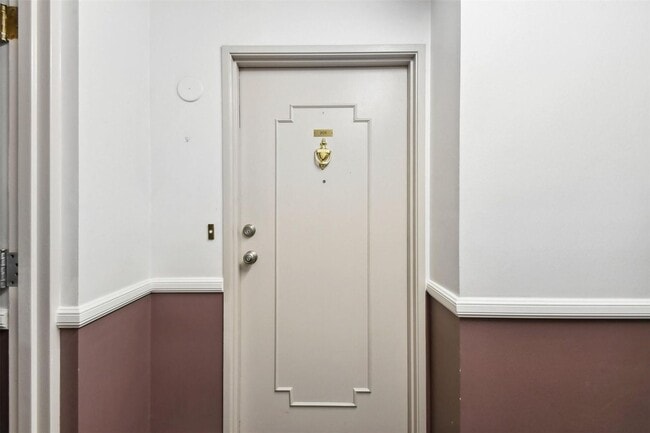 Photo - (55+) Newly Renovated 2br Condo in the Hea...