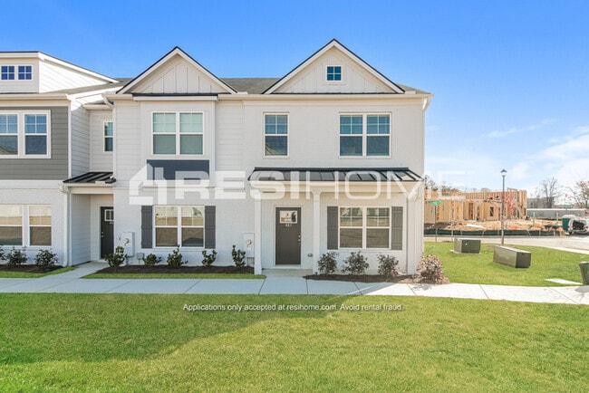 Building Photo - 685 Louis Ln