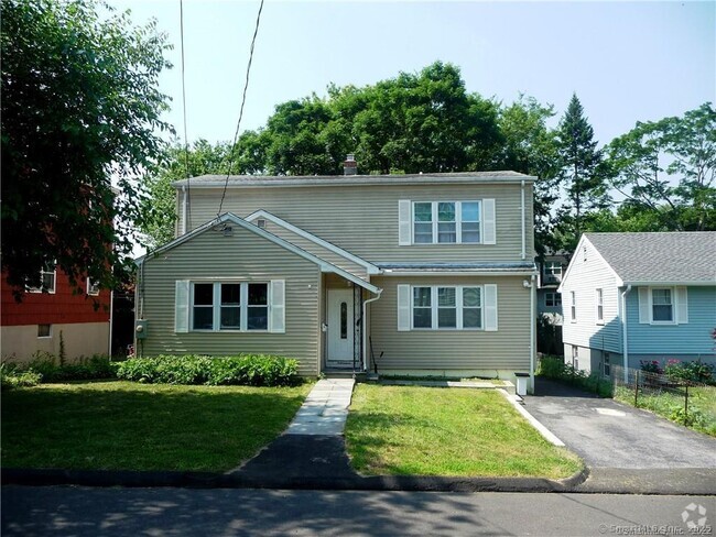 Building Photo - 16 Berges Ave Rental