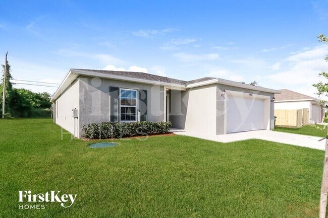 Photo - 664 SW Backert Ave