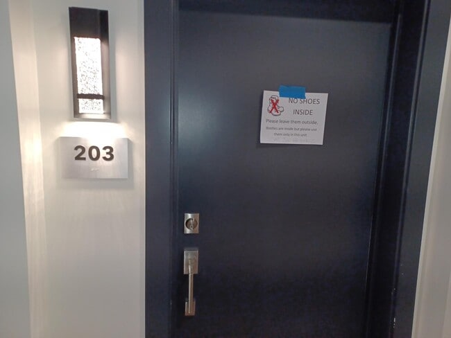 Entry to CONDO 203 - 441 S Ashley St Unit 203