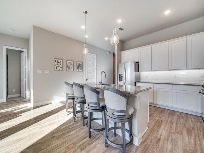 Photo - 1913 Renwick Dr