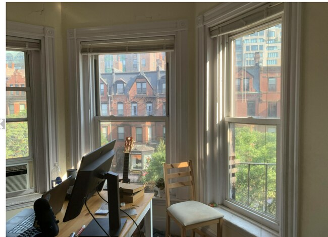 Photo - 225 Newbury St