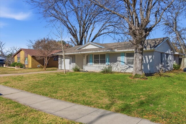 Building Photo - "Charming 3-Bedroom Retreat with 2 Full Baths in Farmers Branch"