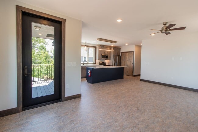 Photo - AVAILABLE AUGUST - Beautifully Renovated 2 bed/1bath Home on PARK POINT Unit 2