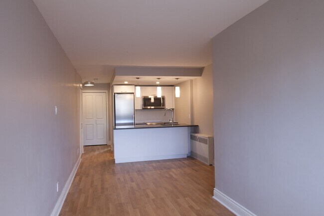 Photo - 3460 Rue Durocher Unit 708