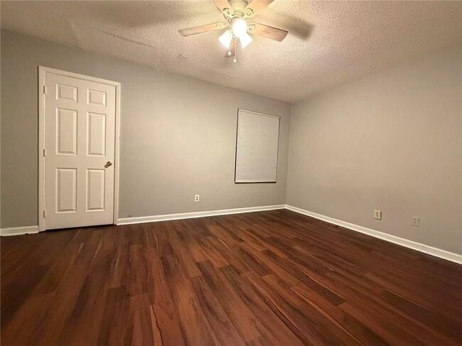 Photo - 3826 Moran Way