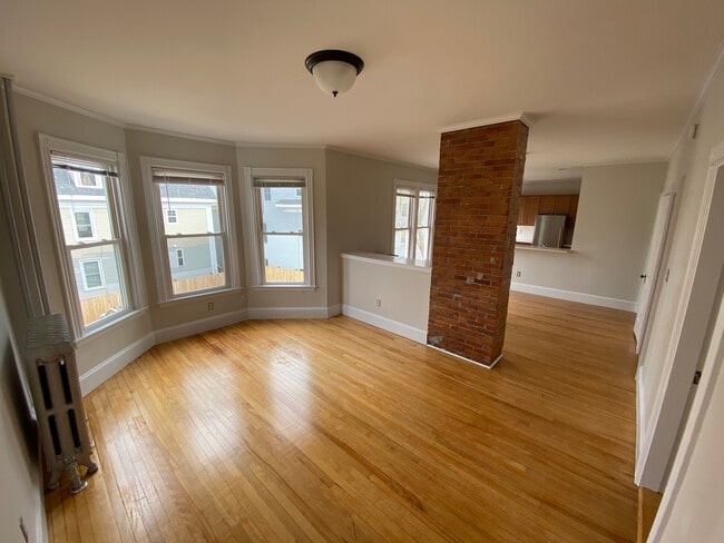 lliving room, into dining room. - 26 North St Unit 2