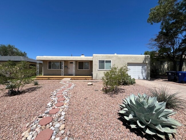 Building Photo - Charming 3 Bedroom 2 Bathroom Home In The NE!