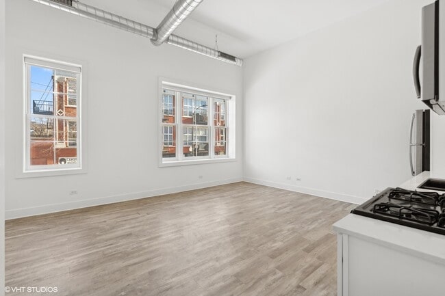 Building Photo - 1914 N Milwaukee Ave Unit 302L Rental